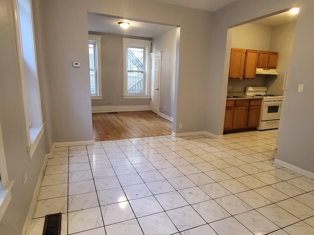 1025 W Cullerton Street - Photo 1