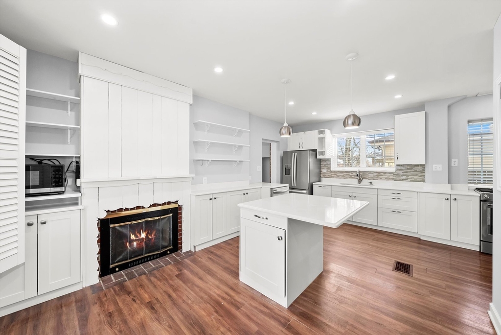 11731 S Bell Avenue - Photo 2