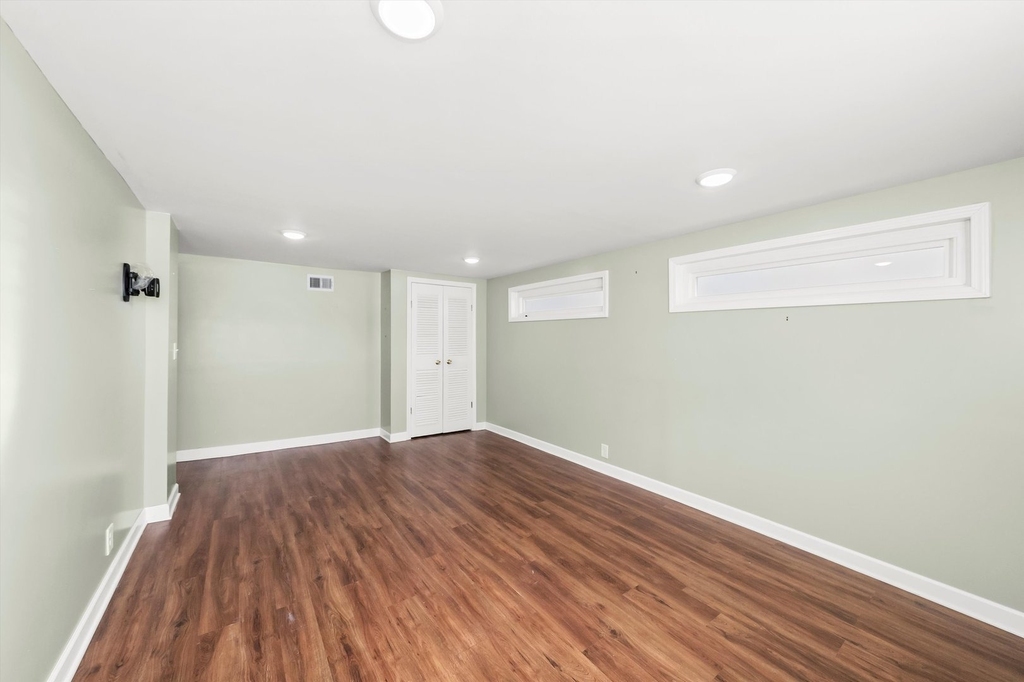11731 S Bell Avenue - Photo 9