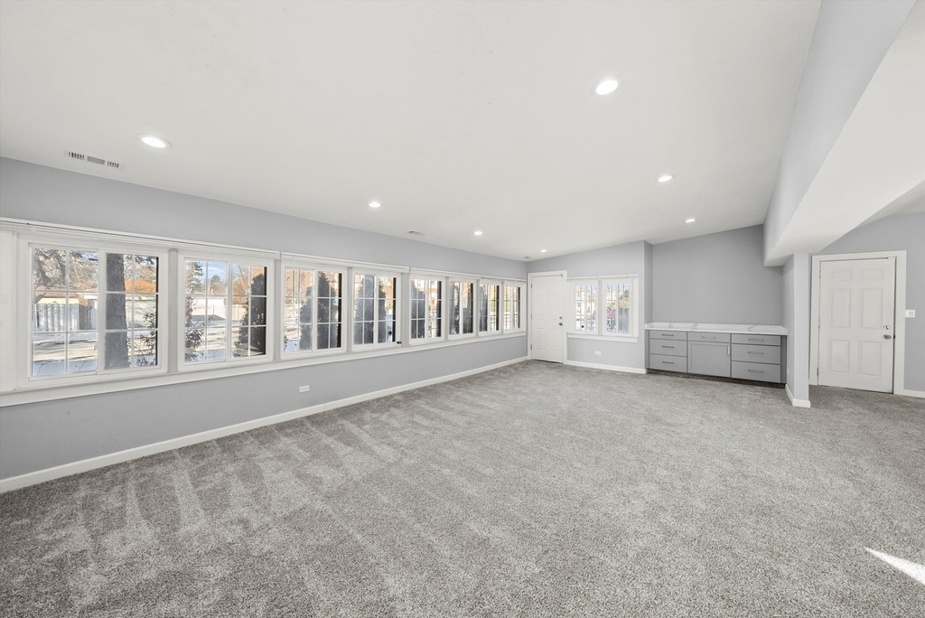 11731 S Bell Avenue - Photo 12