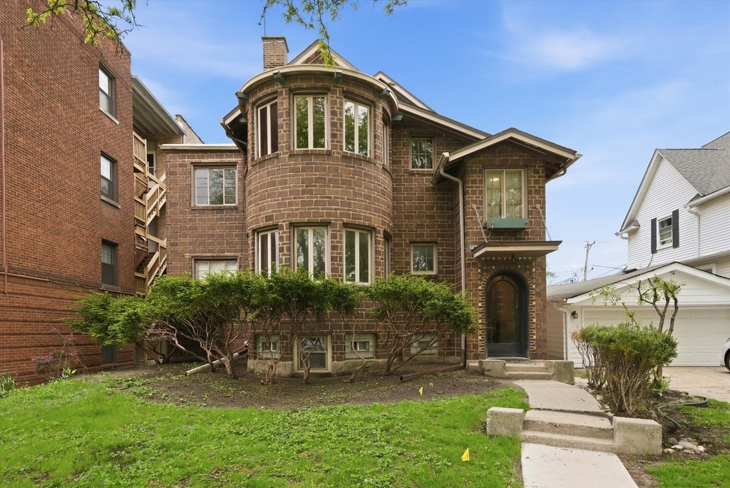 3248 Maple Avenue - Photo 0