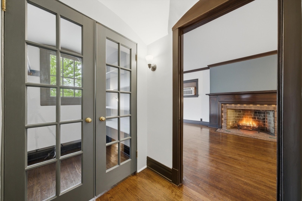 3248 Maple Avenue - Photo 2