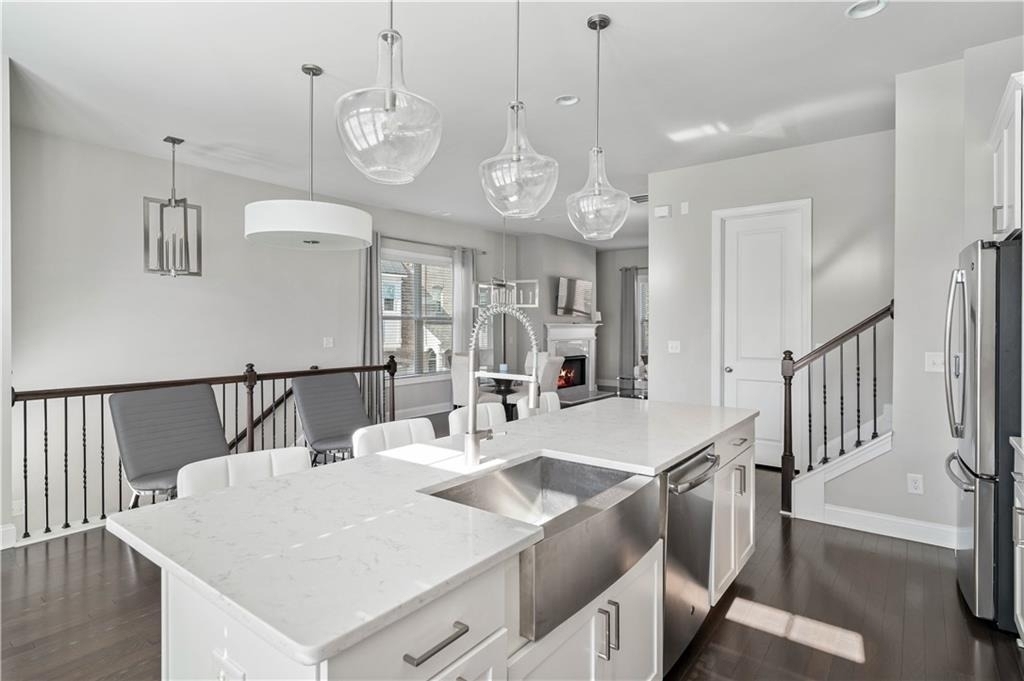 1302 Harris Way - Photo 4