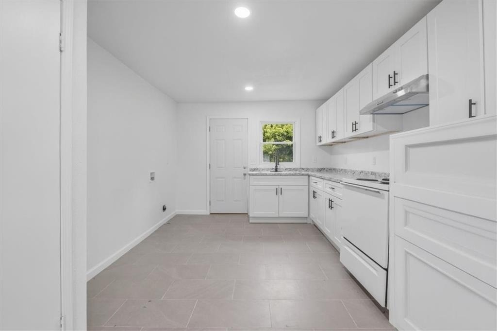 608 N College Drive - Photo 9