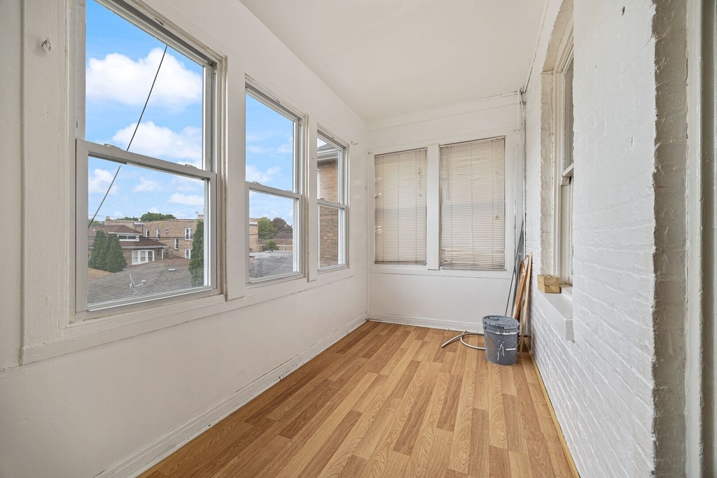 4749 S Keeler Avenue - Photo 10