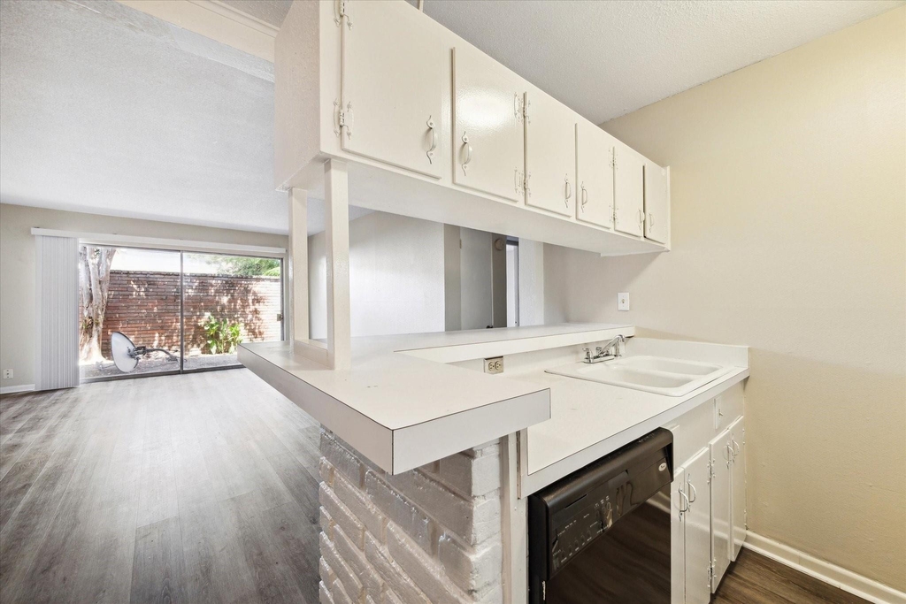 3259 Branard Street - Photo 4