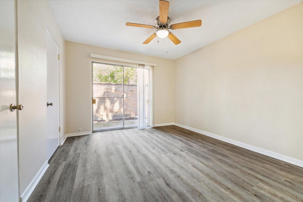 3259 Branard Street - Photo 6