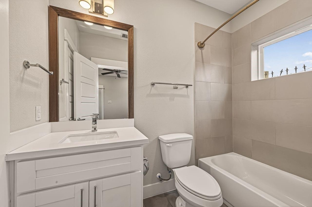 2010 Saint Charles Street - Photo 9