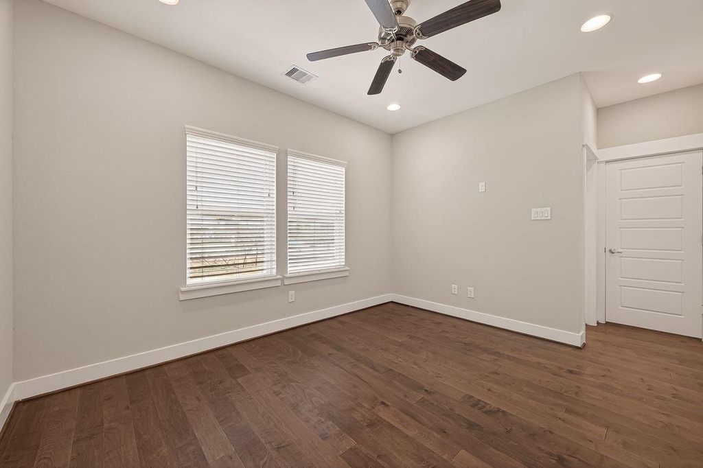2010 Saint Charles Street - Photo 28