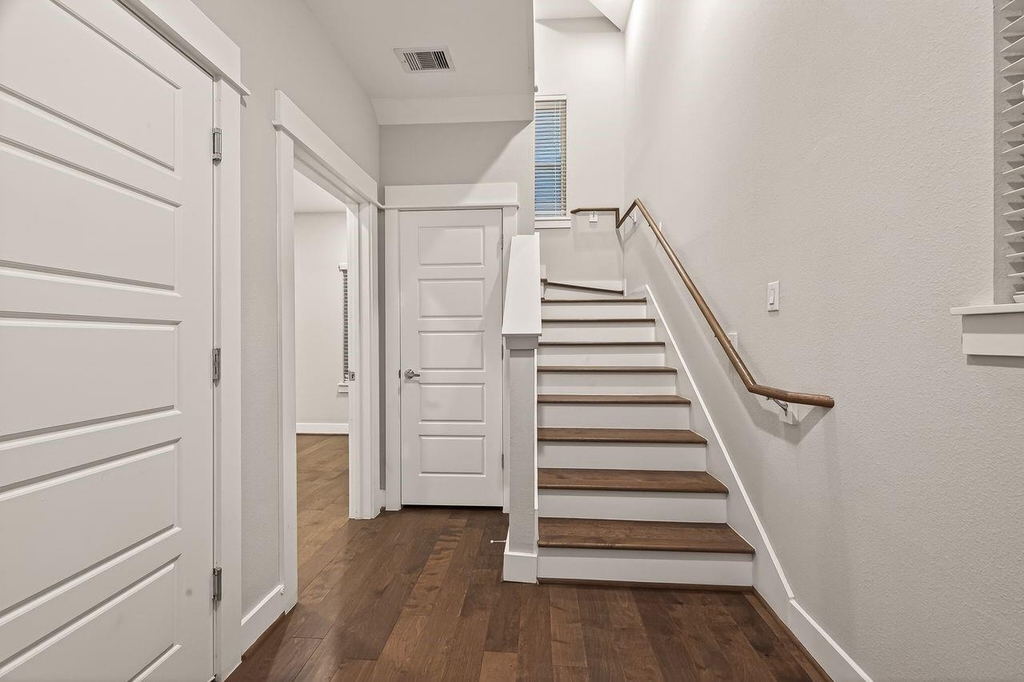 2010 Saint Charles Street - Photo 5