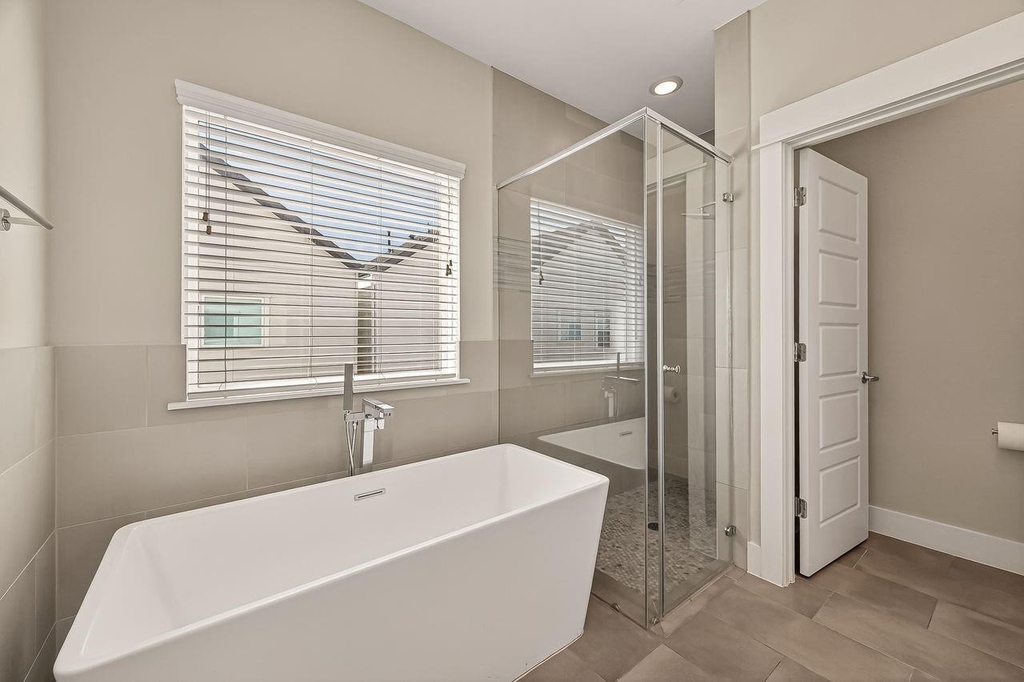 2010 Saint Charles Street - Photo 39