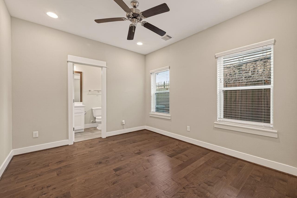 2010 Saint Charles Street - Photo 8