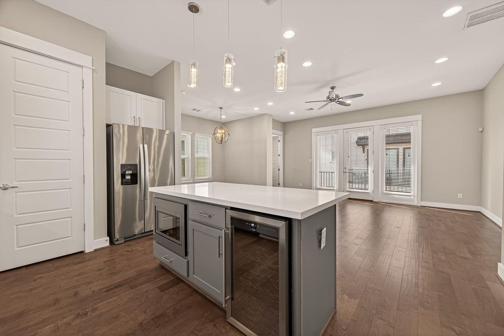 2010 Saint Charles Street - Photo 14