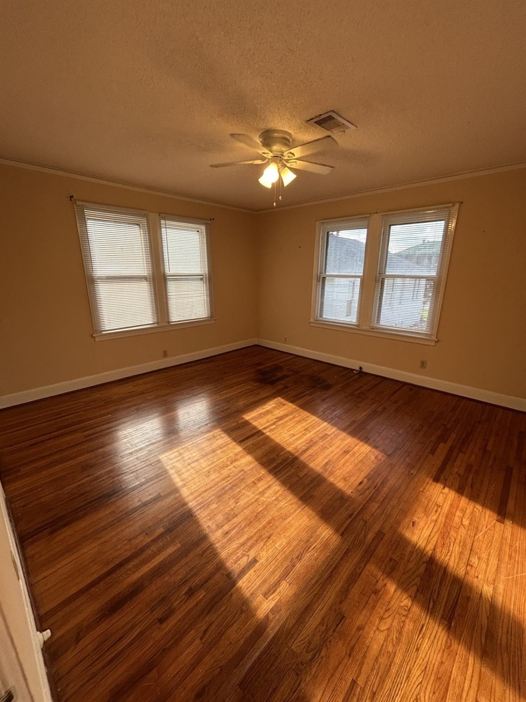 2928 Avenue O - Photo 6