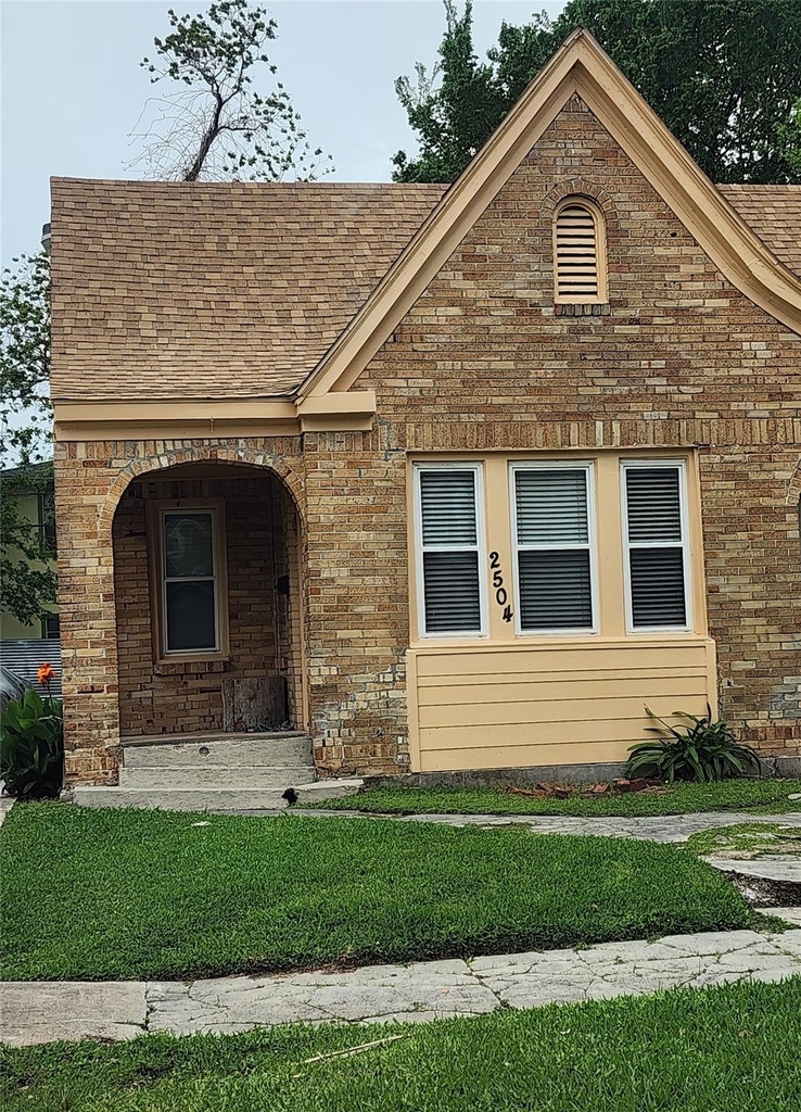 2504 Isabella Street - Photo 0