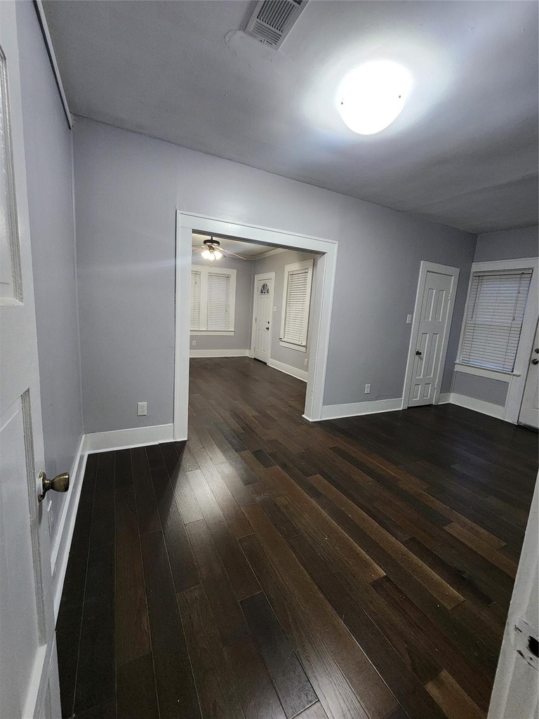 2504 Isabella Street - Photo 3
