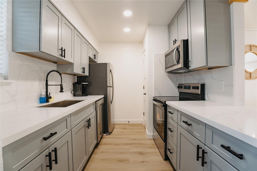 6001 Reims Road - Photo 22