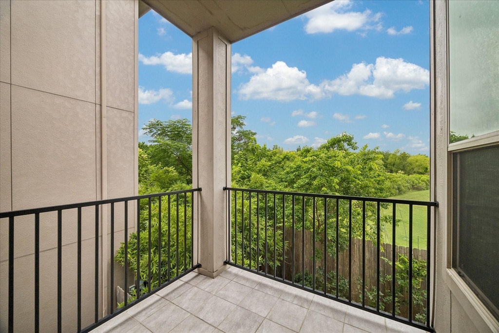 9628 Cambridge Manor Lane - Photo 4