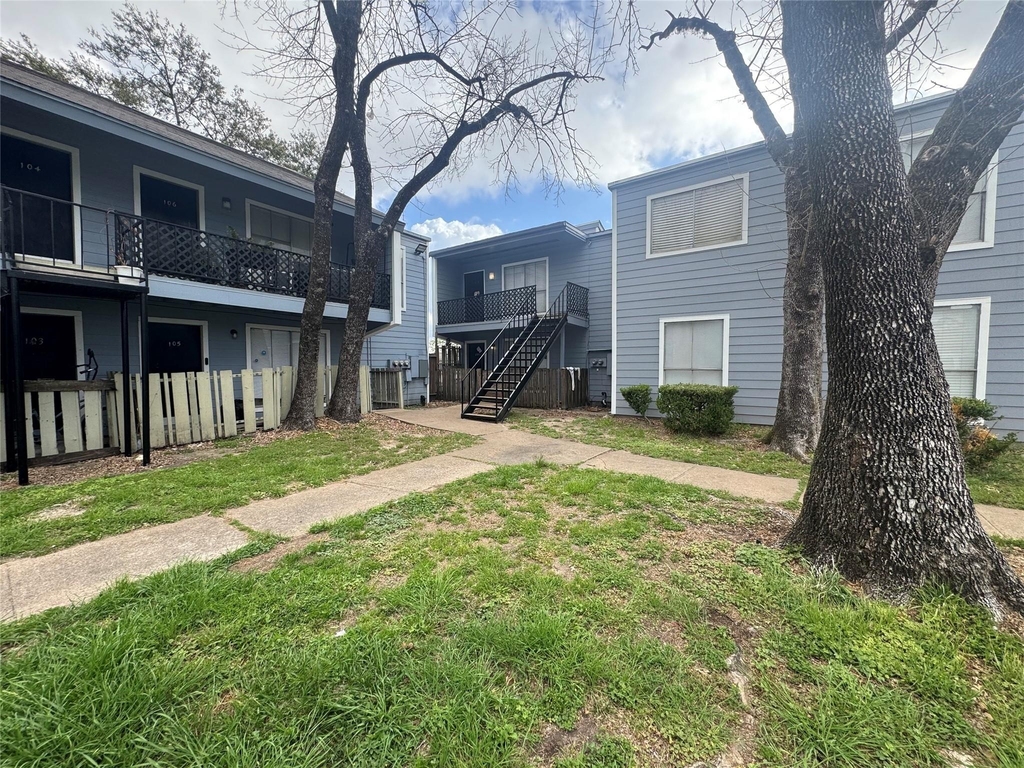5625 Antoine Drive - Photo 1