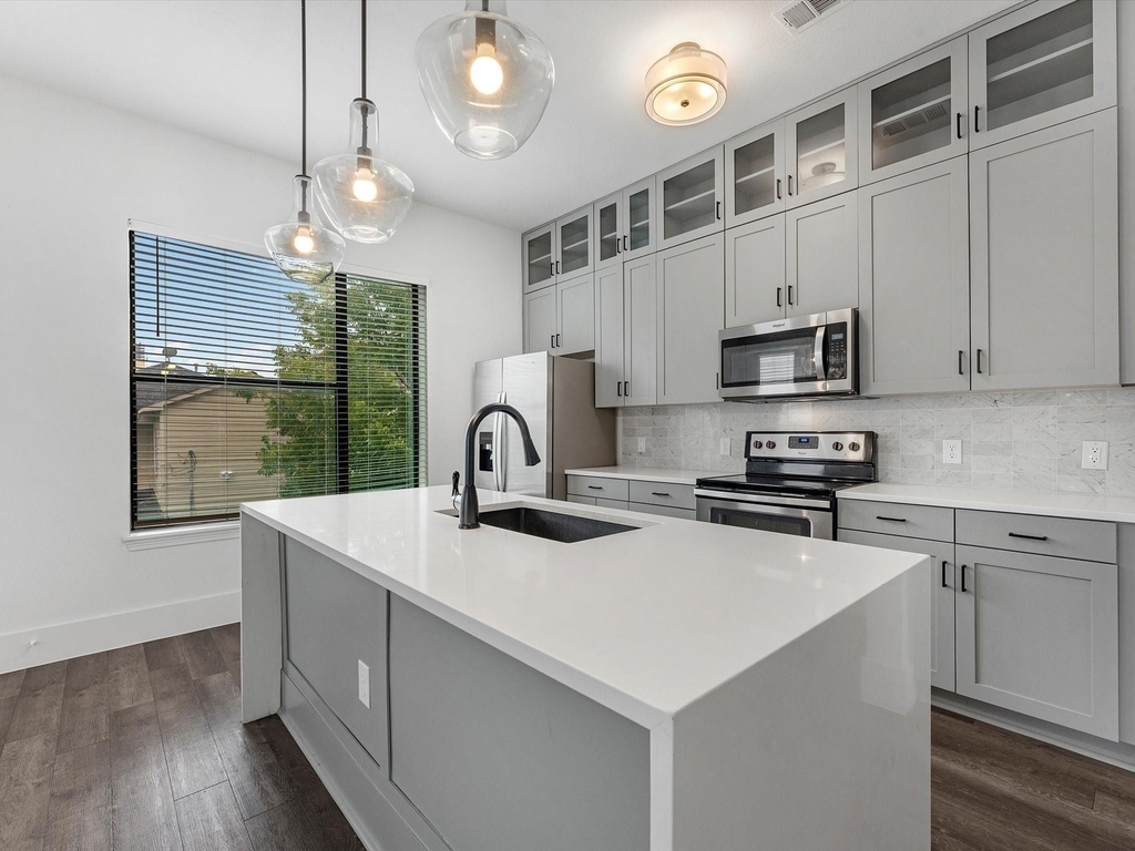 1508 Blodgett Street - Photo 2