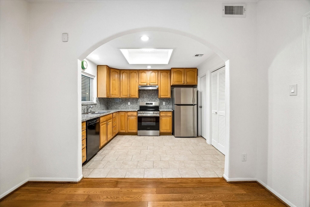 11711 Memorial Drive - Photo 5