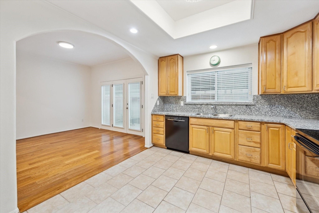 11711 Memorial Drive - Photo 4