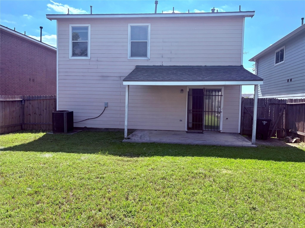 7806 Maverick Trace Lane - Photo 18