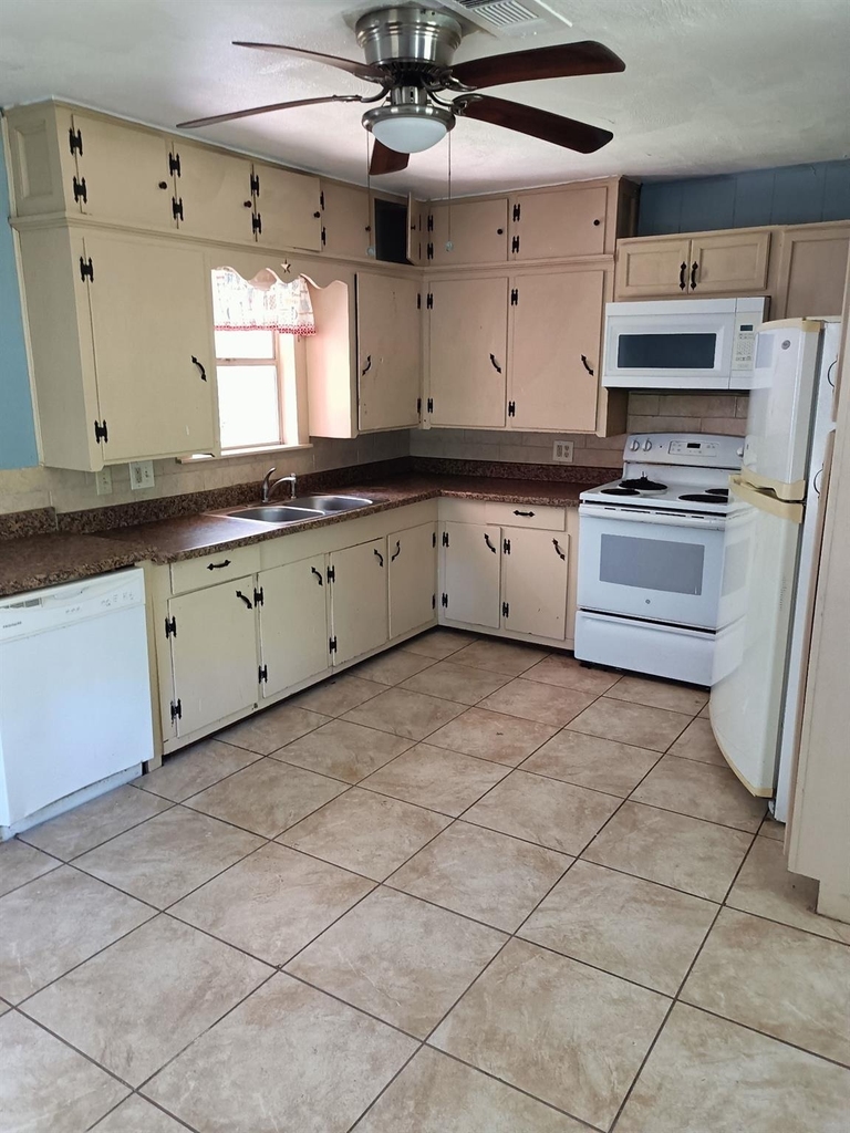 385 Jones Rd - Photo 4