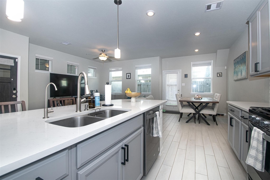 1523 Parkland Oak Drive - Photo 3