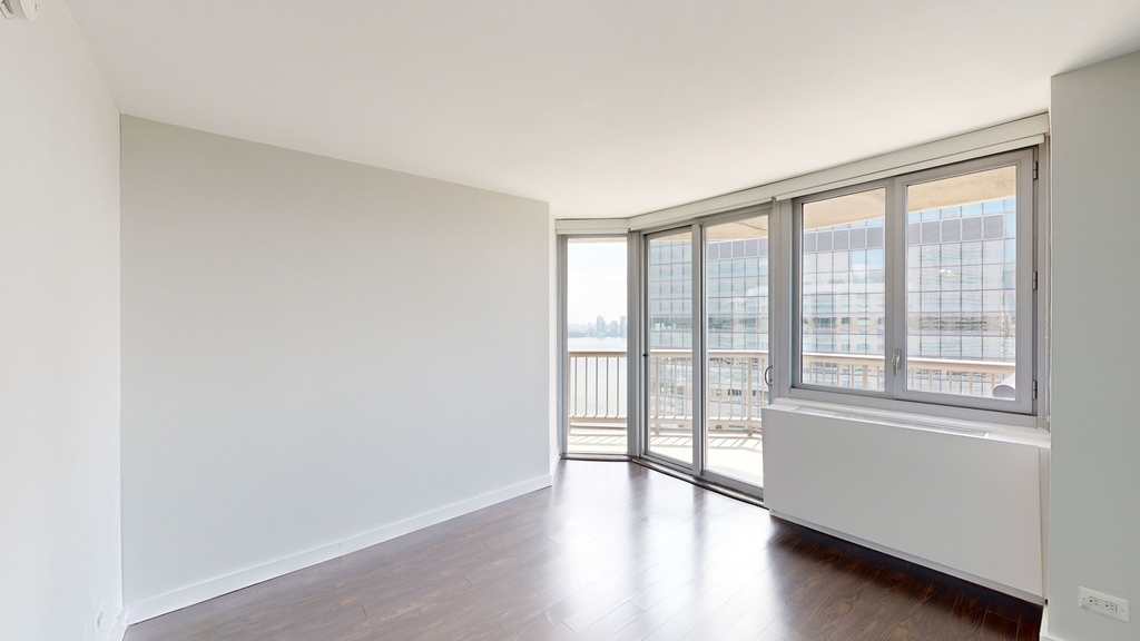 401 E 34th St - Photo 2