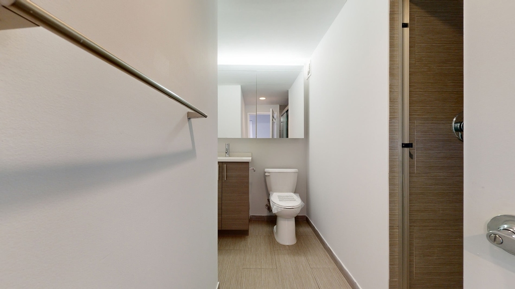 401 E 34th St - Photo 4