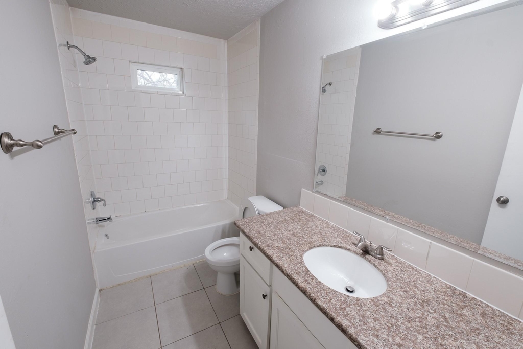 6519 Sloan St - Photo 3