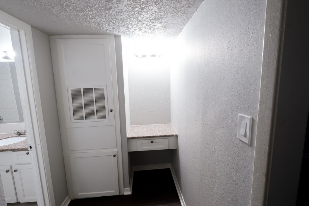6519 Sloan St - Photo 9