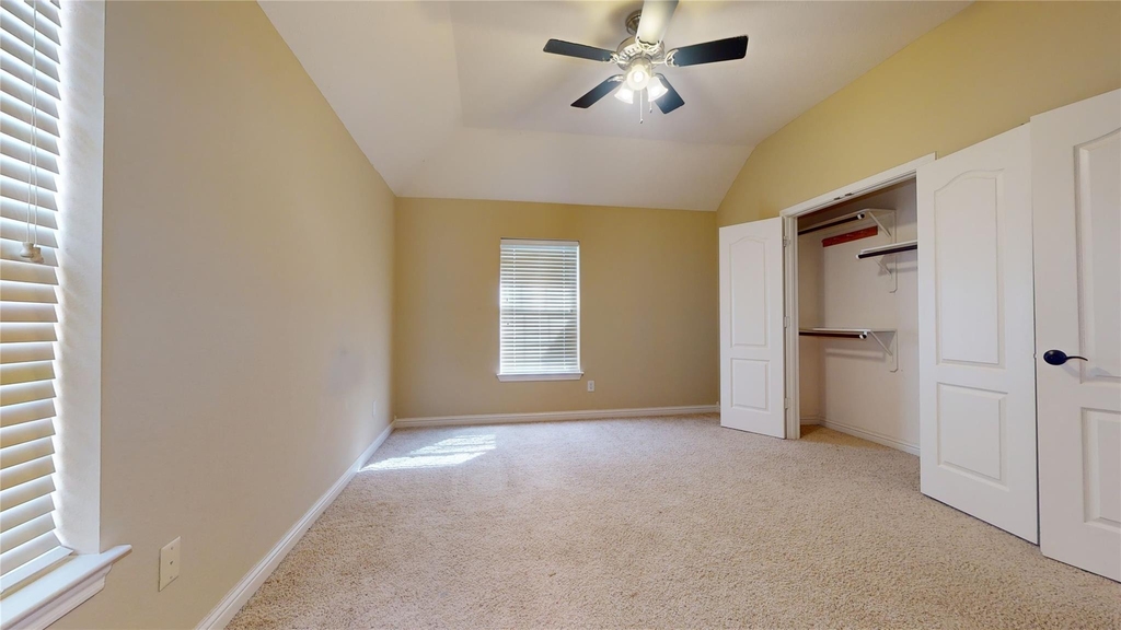 8538 Sunrise Meadow Lane - Photo 32