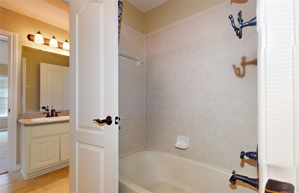 8538 Sunrise Meadow Lane - Photo 30