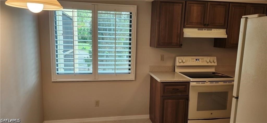 221 Fox Glen Drive - Photo 2