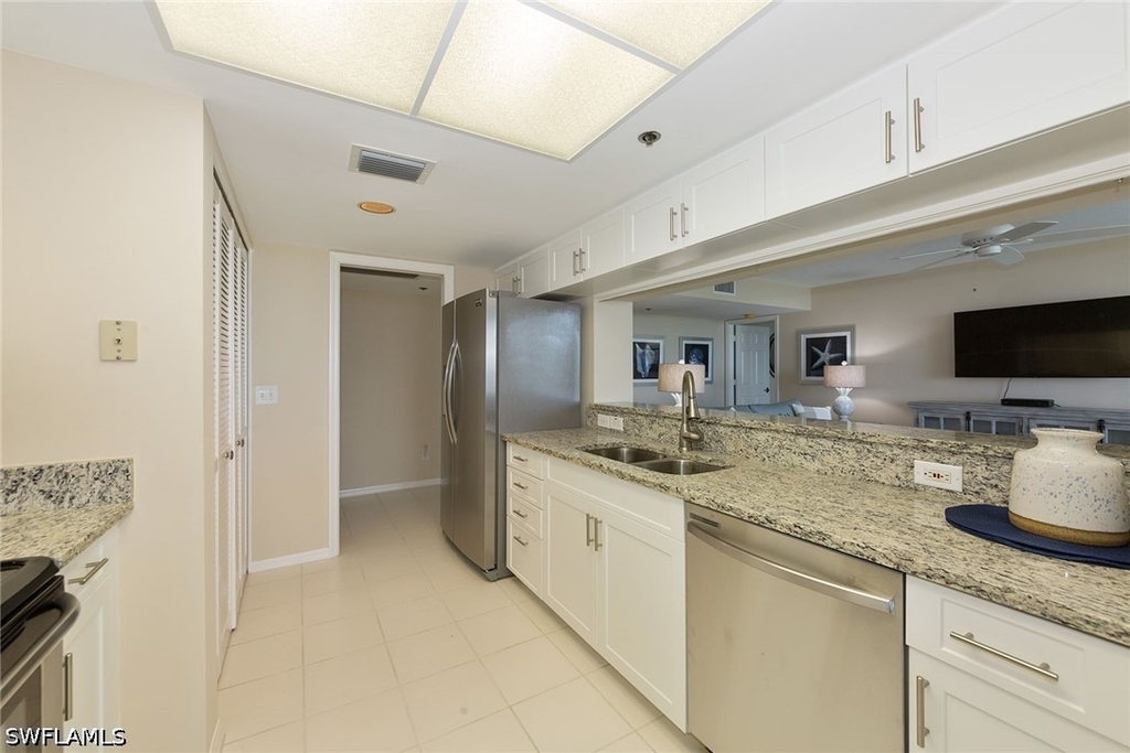 5550 Heron Point Drive - Photo 2