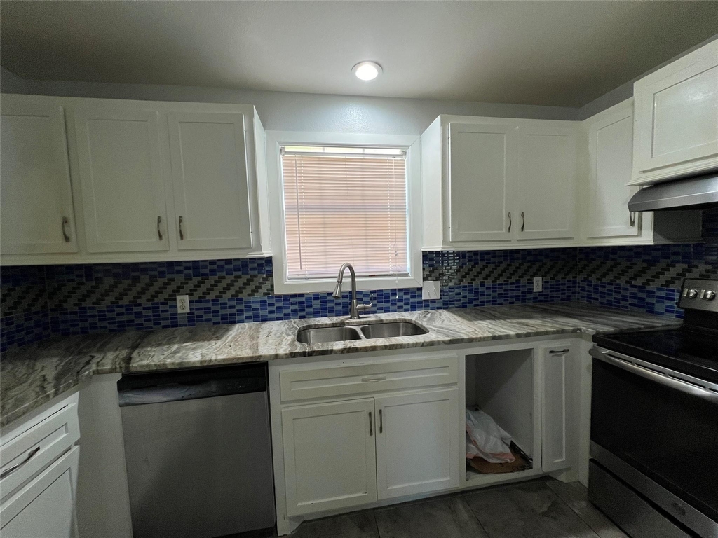 553 Roanoke St Drive - Photo 4
