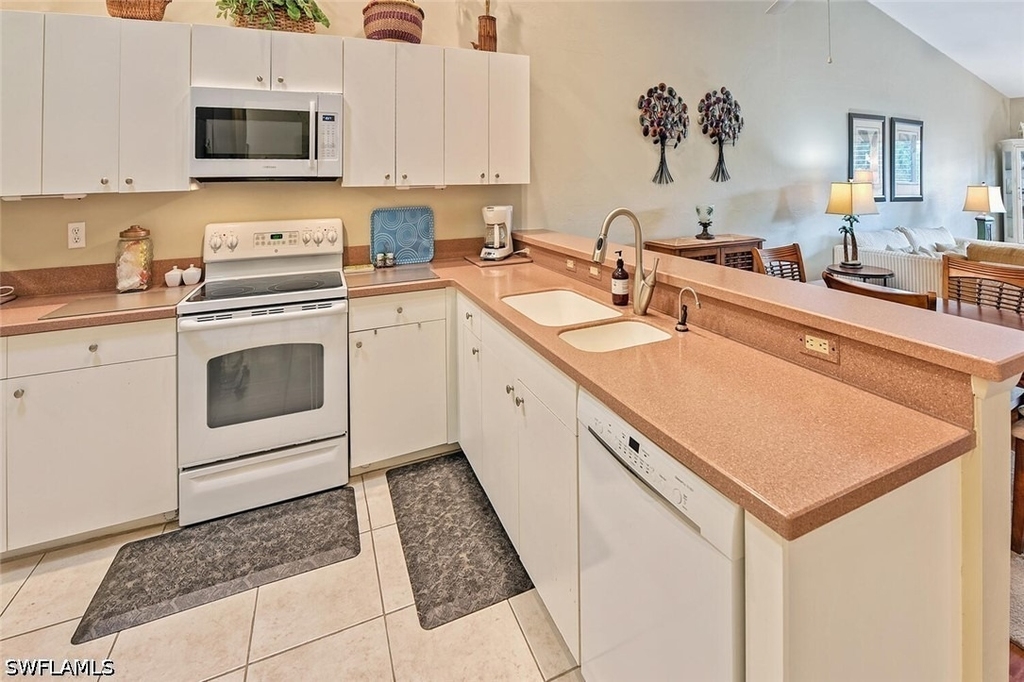 3728 Stone Way - Photo 3