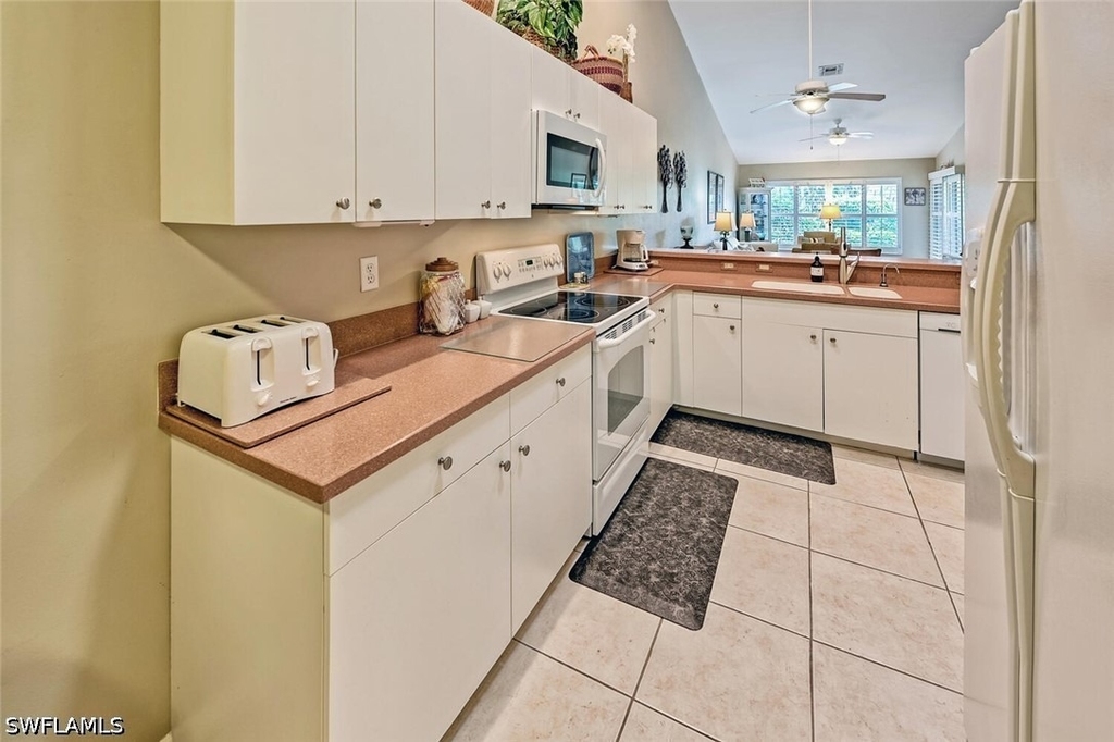 3728 Stone Way - Photo 4