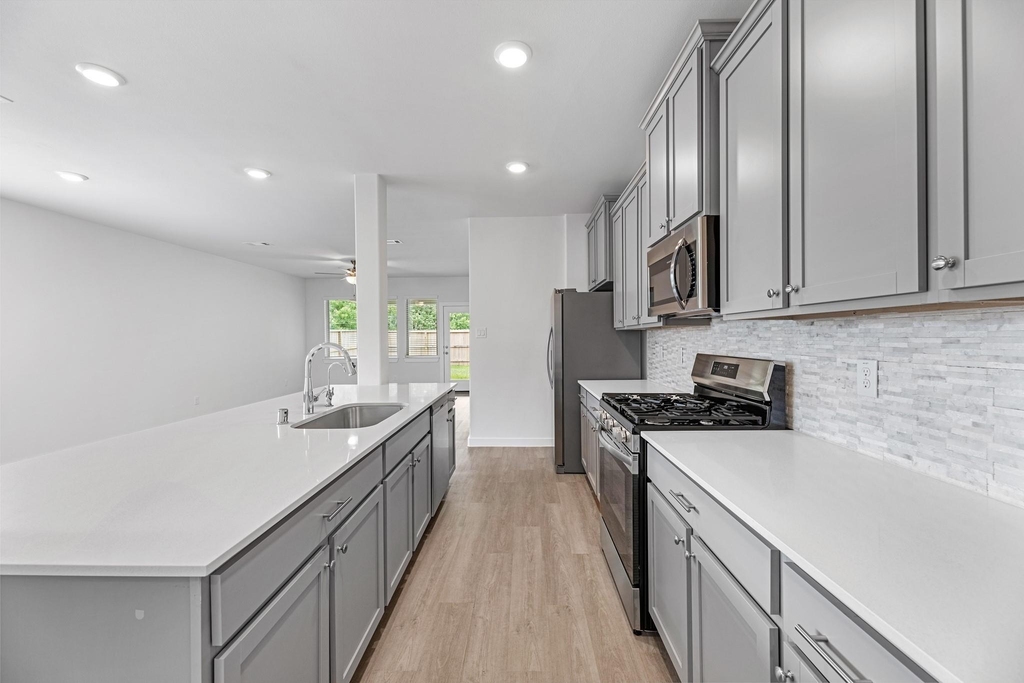 21611 Alberta Forest Circle - Photo 4