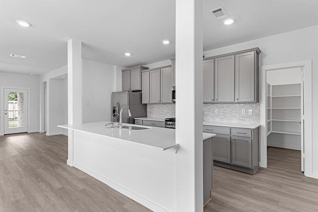 21611 Alberta Forest Circle - Photo 3
