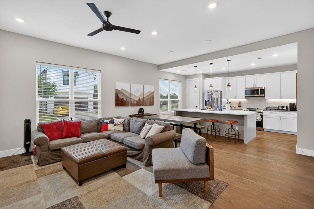 297 Estates Circle - Photo 2