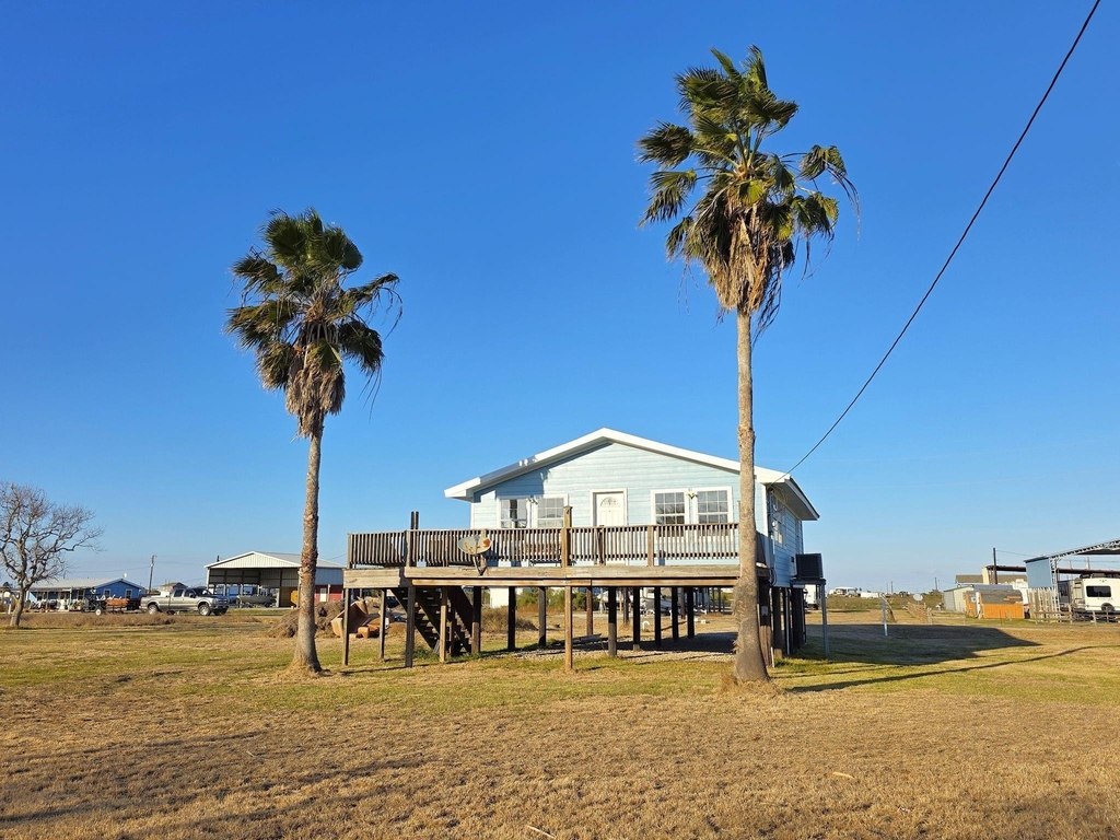 405 Blue Water Boulevard - Photo 0