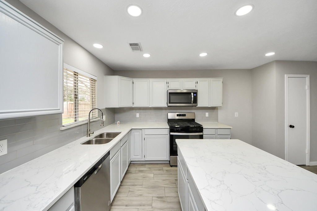 4915 Pecan Grove Drive - Photo 9