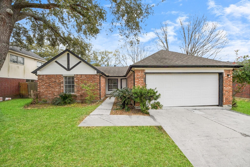 4915 Pecan Grove Drive - Photo 0