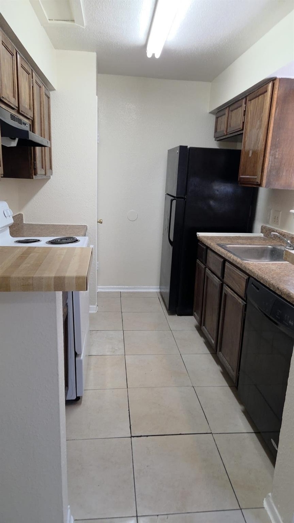 11549 S Kirkwood Road - Photo 2