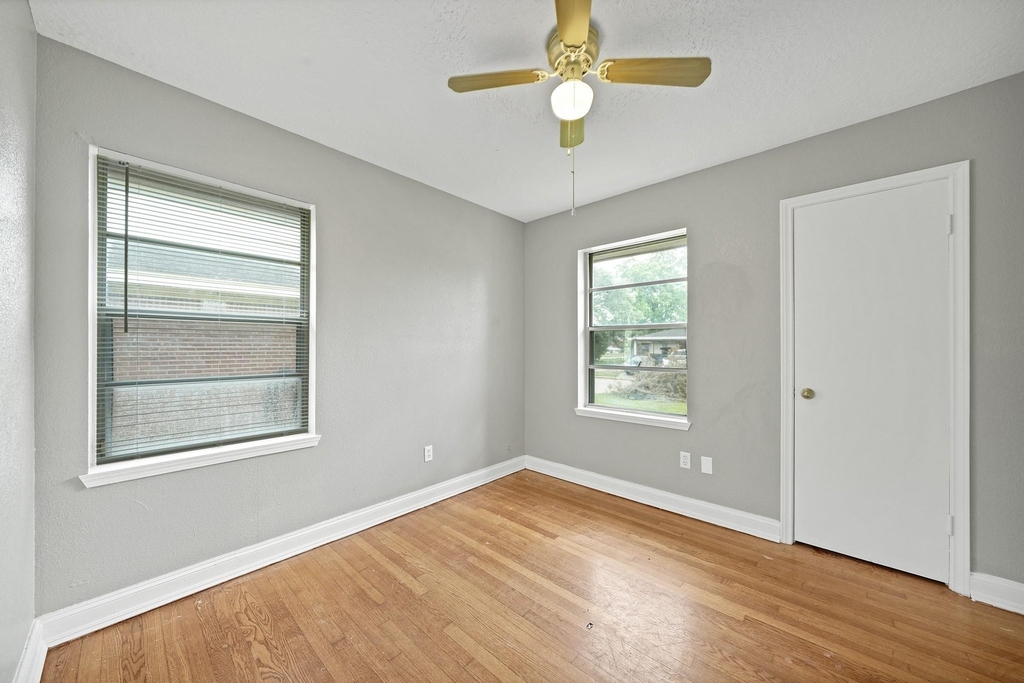 9953 Mango St - Photo 13
