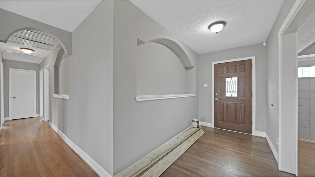 9953 Mango St - Photo 3