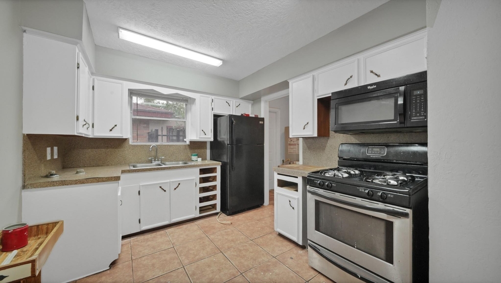 9953 Mango St - Photo 6